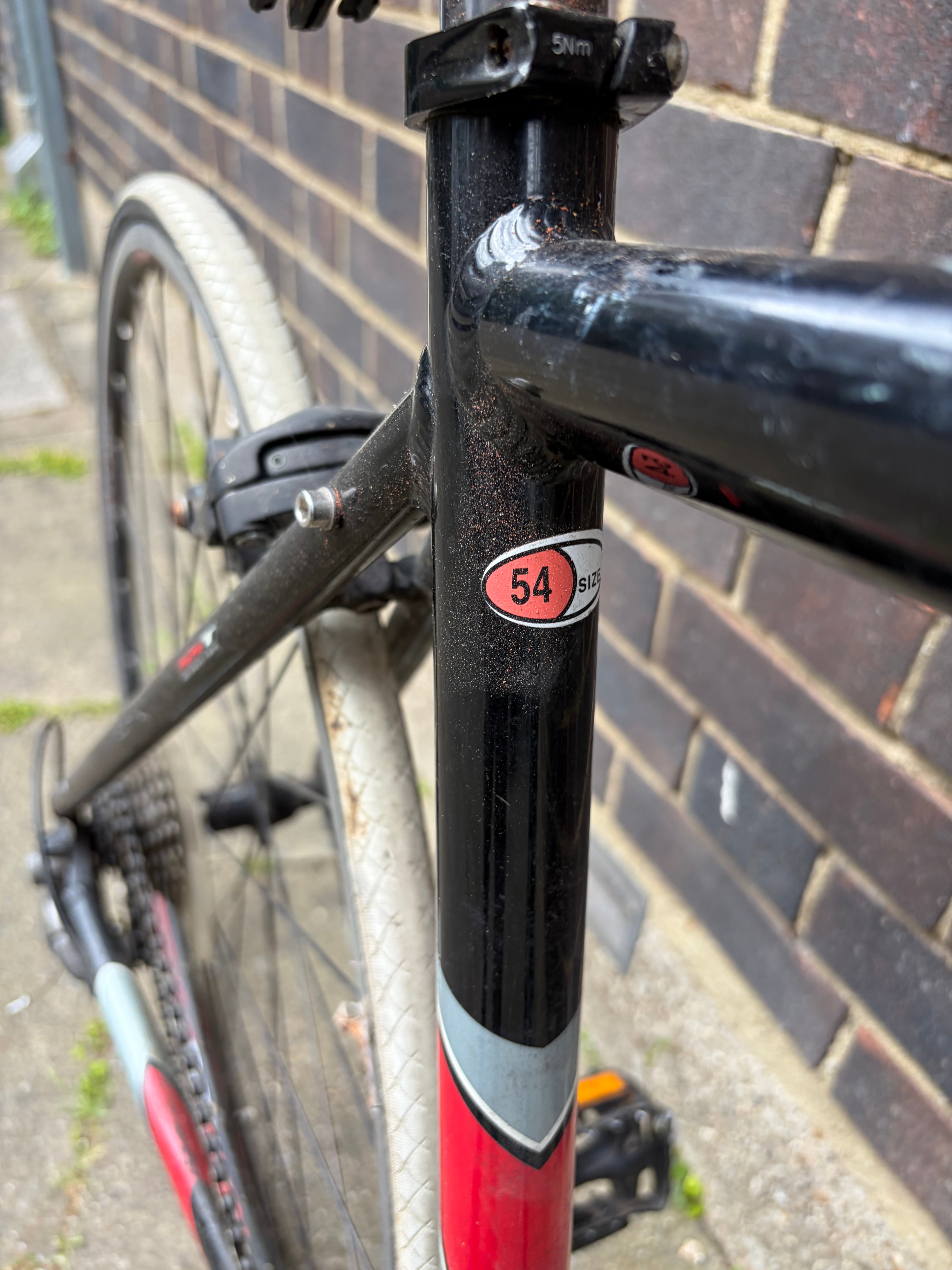 Jamis Ventura Sport Road Bike – Black/Red (54cm Frame)
