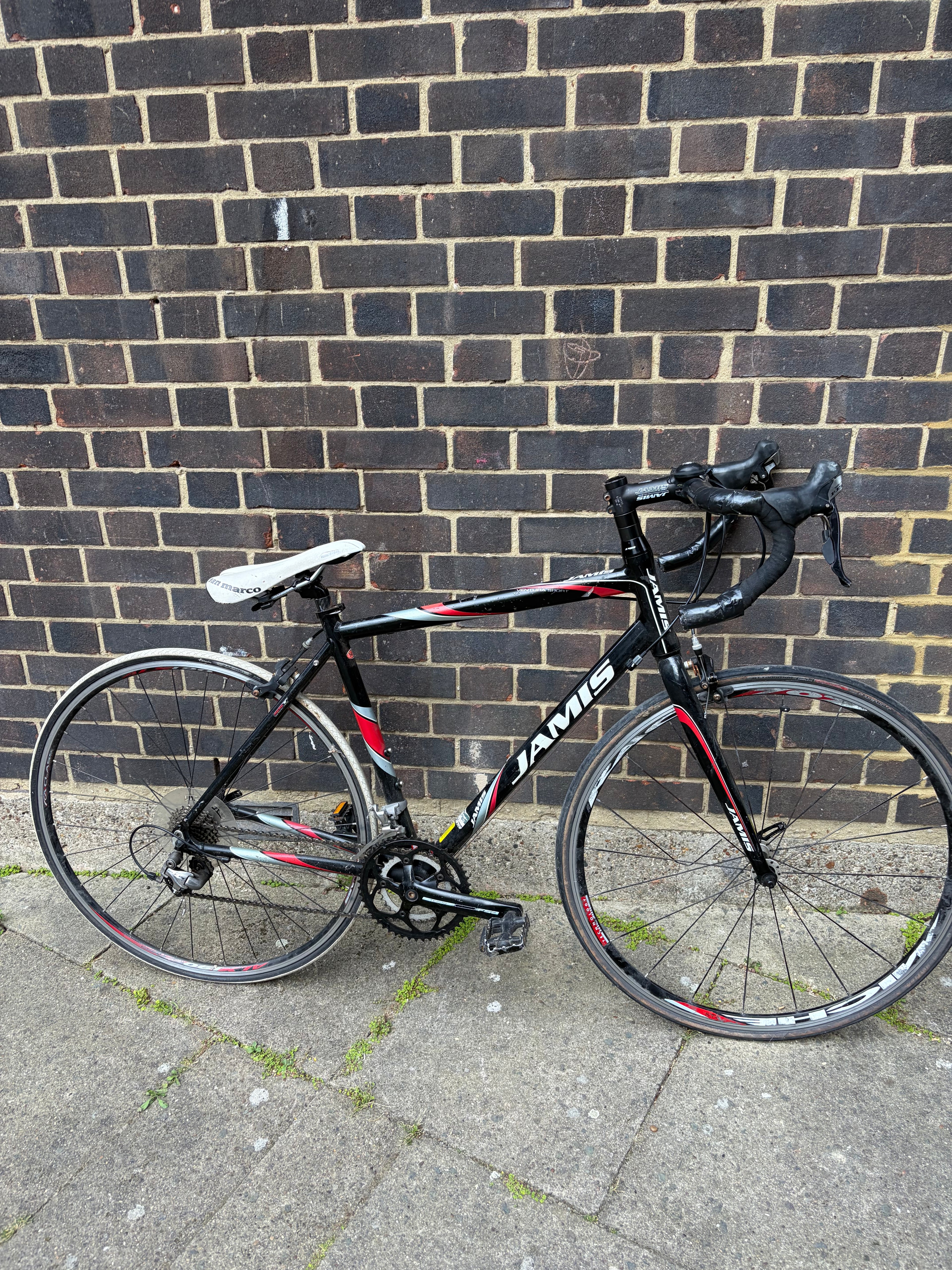 Jamis Ventura Sport Road Bike – Black/Red (54cm Frame)