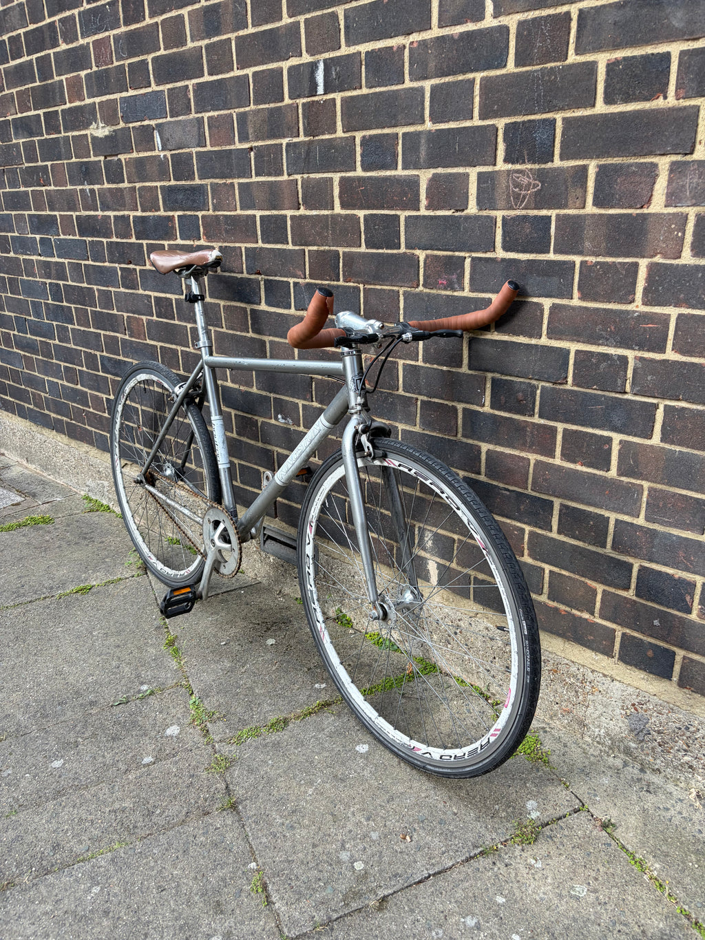 Kingston Hoxton Single Speed Urban Road Bike – Raw Silver (Large)